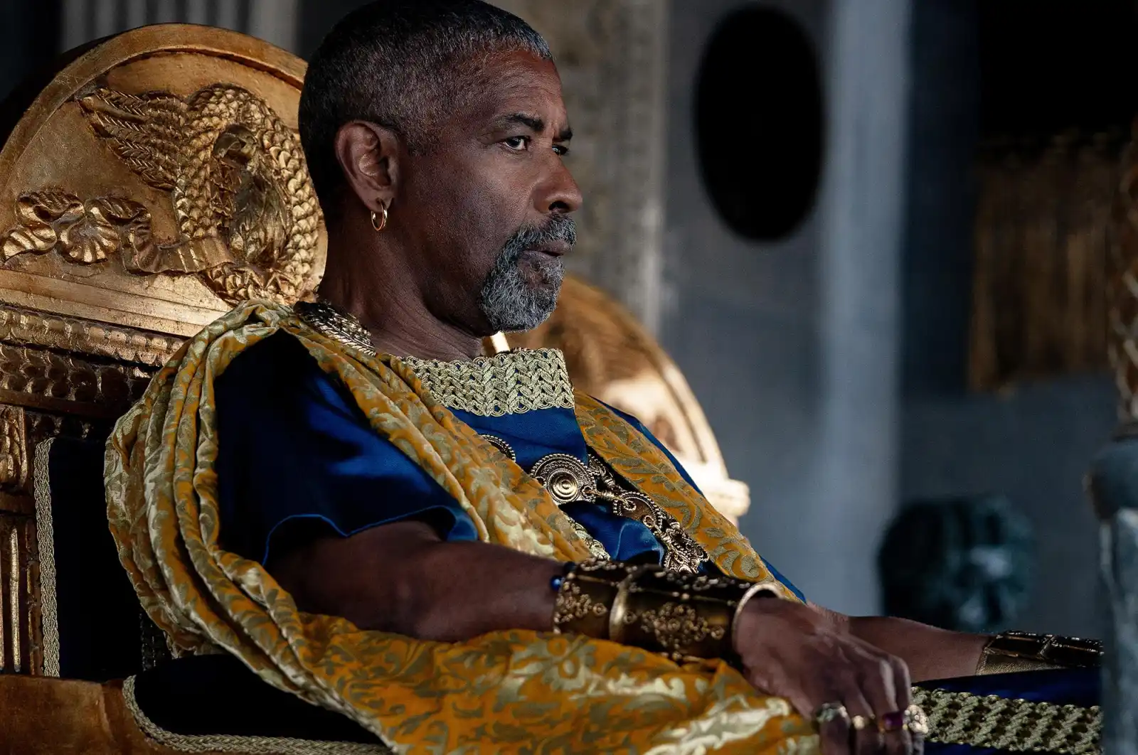 ‘Gladiator II’ Director Ridley Scott Says Denzel Washington’s Same-Sex Kiss ‘Didn’t Happen’