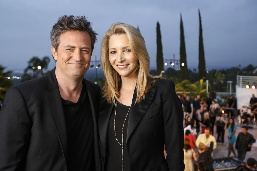 Lisa Kudrow discovered a hidden note from Matthew Perry in a gift he gave her